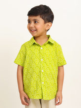 Load image into Gallery viewer, Campana Boys Yuki Short Sleeve Cotton Shirt - Leaf Print - Green

