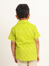 Load image into Gallery viewer, Campana Boys Yuki Short Sleeve Cotton Shirt - Leaf Print - Green
