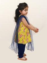 Load image into Gallery viewer, Campana Girls Chitra Kurta-Pants Set - Flower Bunch Print - Lime and Navy
