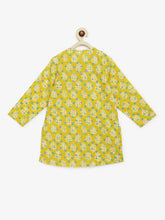 Load image into Gallery viewer, Campana Boys Mrinal Kurta Pyjama Set - Block Print - Mustard &amp; White
