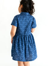 Load image into Gallery viewer, Campana Girls Emily Dress with Pockets - Abstract Print - Navy Blue
